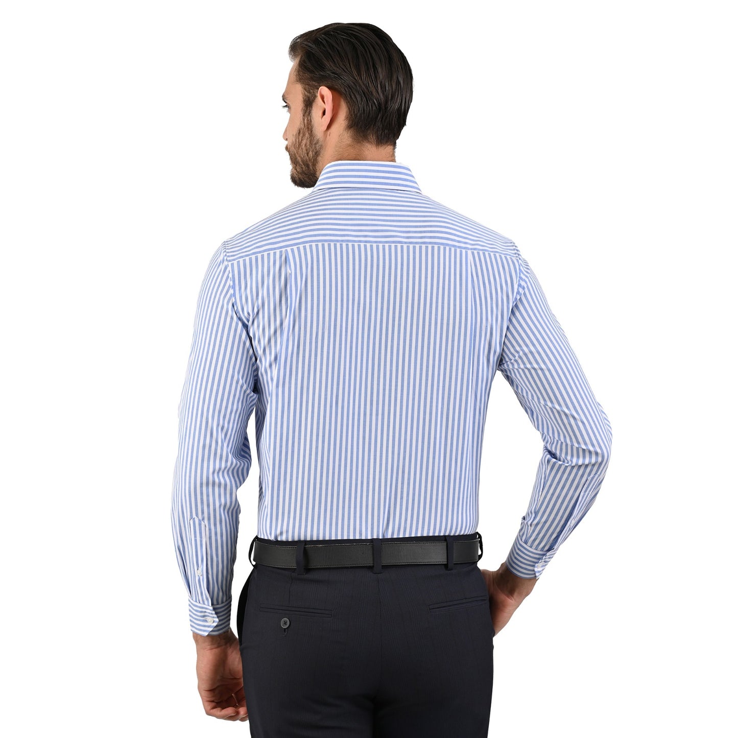 Camisa manga larga rayada azul.