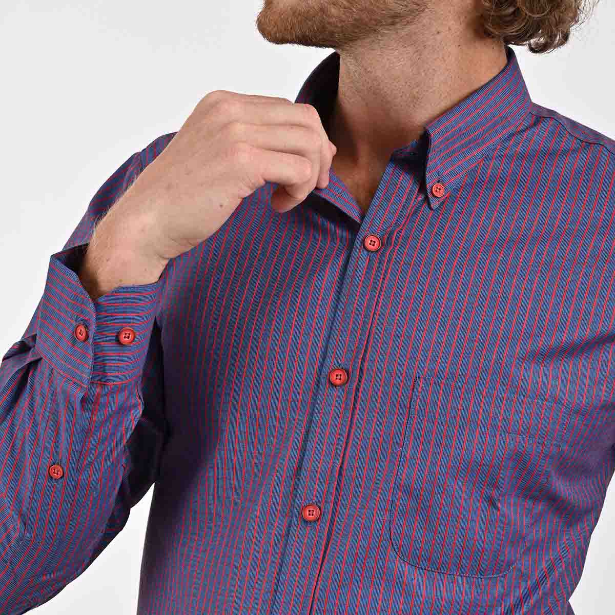 Camisa Morada Con Vestido De Rayas Rojas