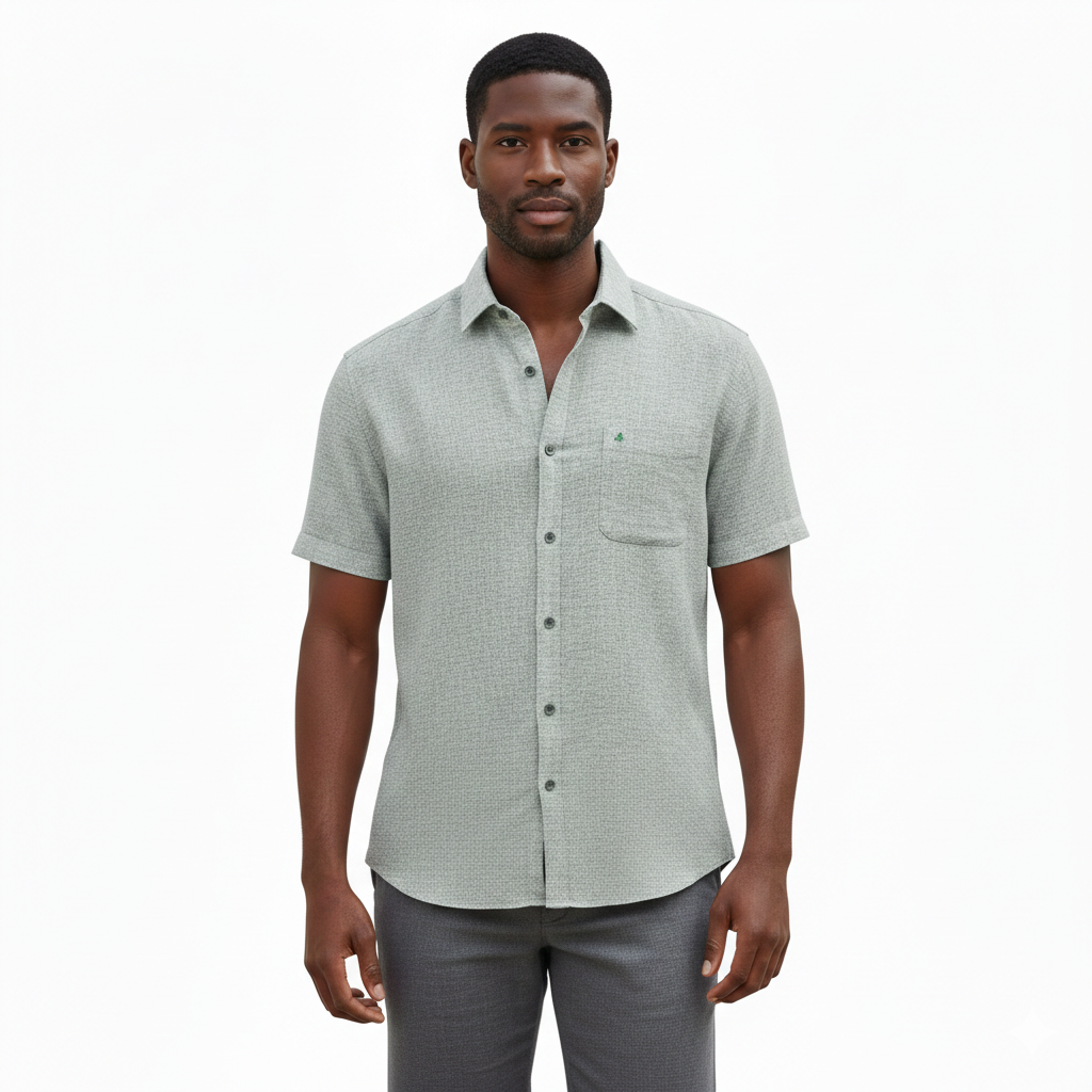 Camisa manga corta verde.