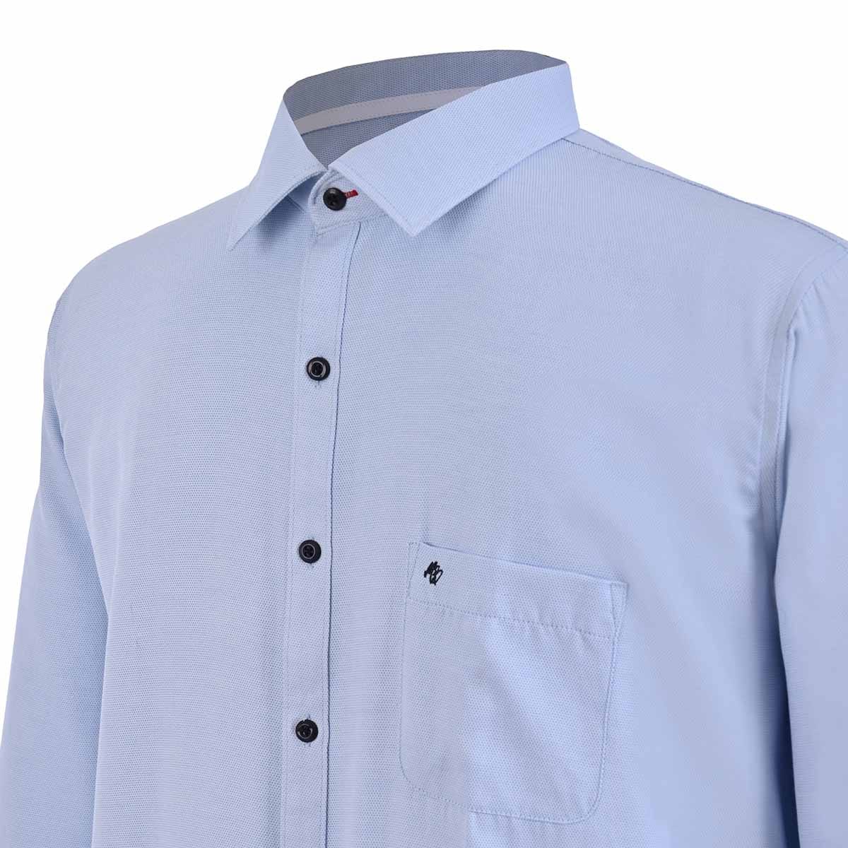 Camisa Michel Blanc azul cielo con botón negro
