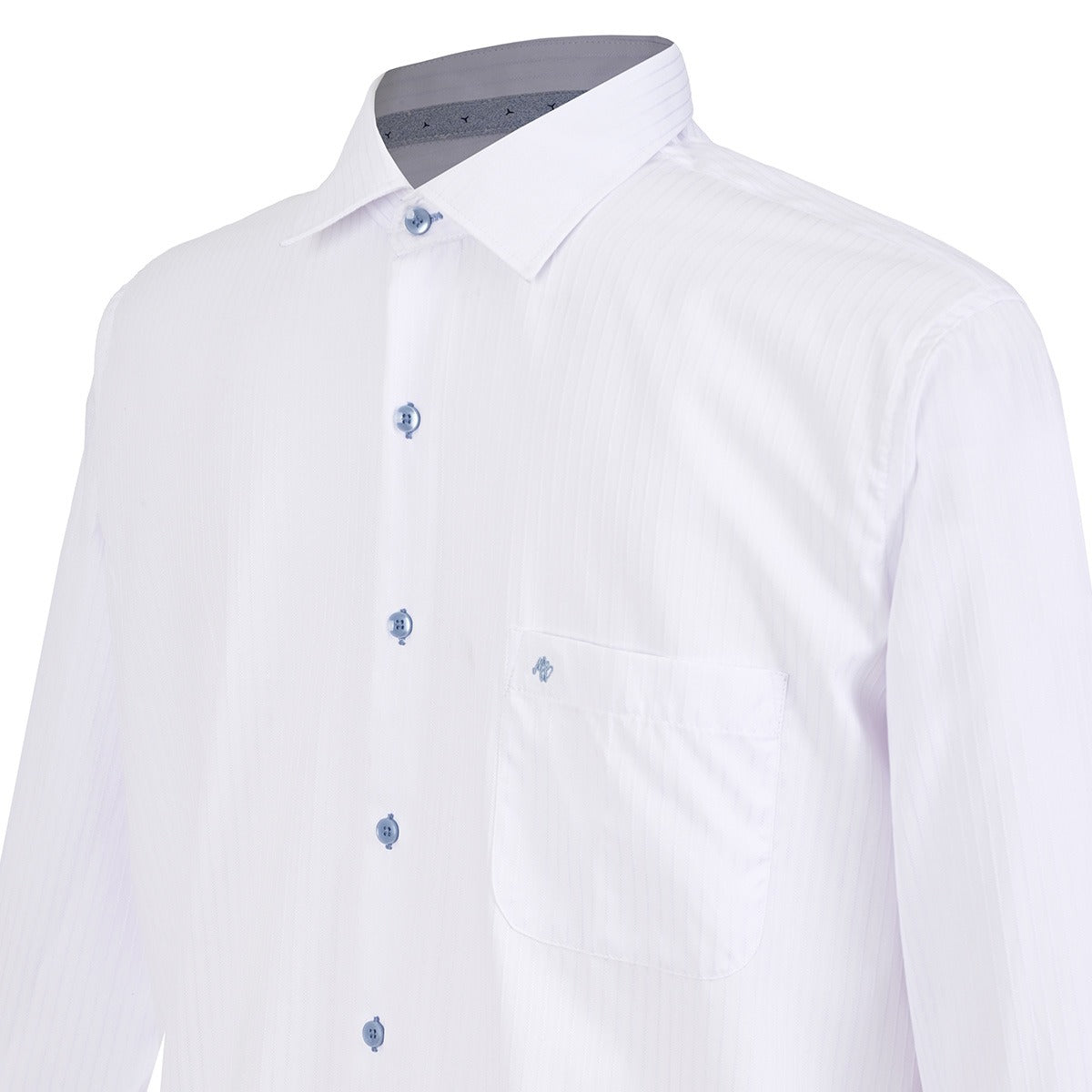 Camisa talla extra blanca con textura botón azul