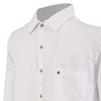 Camisa talla extra blanca con botón beige