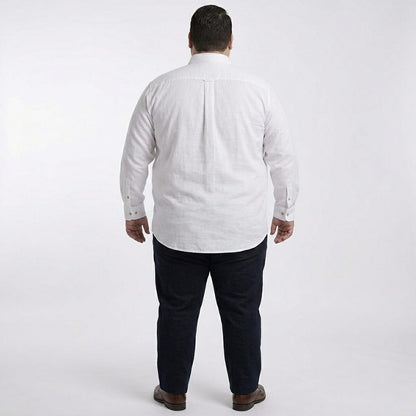 Camisa talla extra blanca con botón beige
