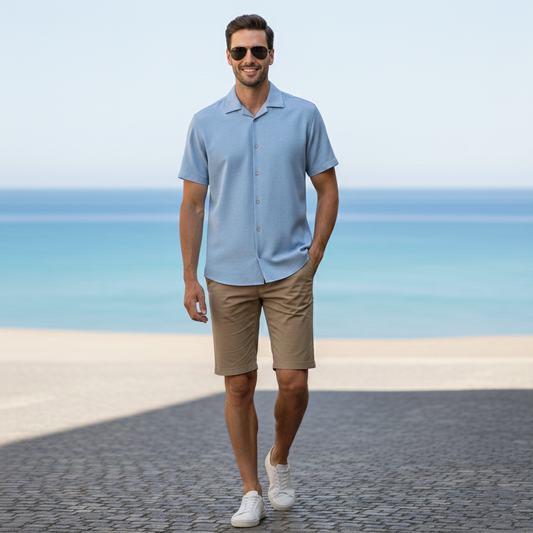 Camisa Manga corta azul cielo.