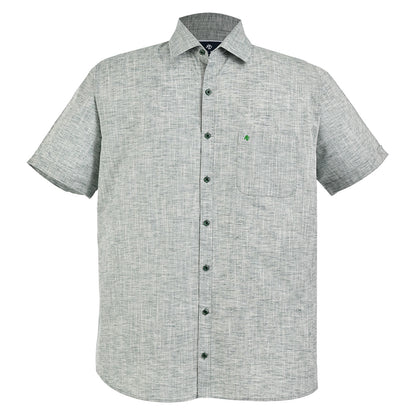 Camisa manga corta verde.