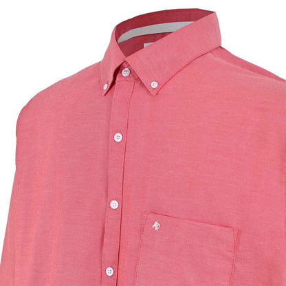 Camisa talla extra roja con botón down.