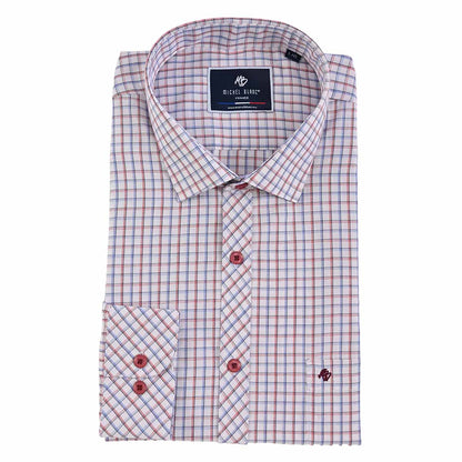 Camisa de vestir con patrón de cuadros y toque moderno en rojo