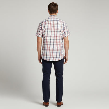 Camisa manga corta blanca con rayas rojas y azul