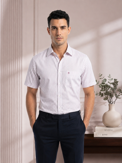 Camisa de Vestir Manga Corta a Rayas Vino–Corte Moderno