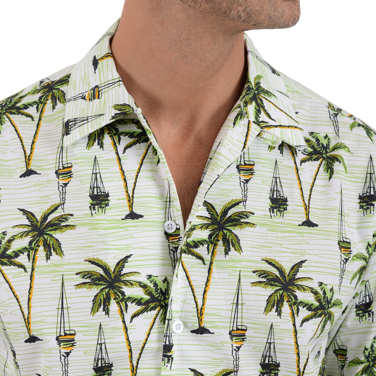 Camisa manga corta con estampado de palmeras en verde
